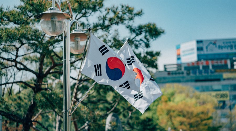 美联储三位官员警告：劳动力市场疲软，9月降息预期加剧